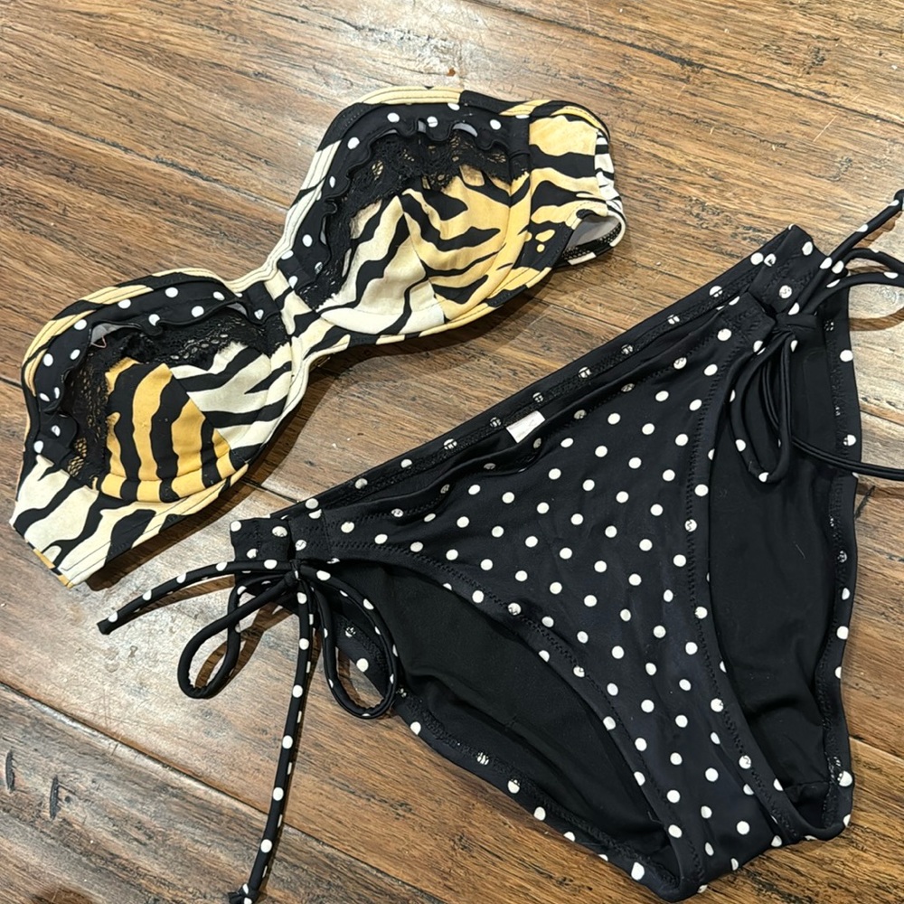 Victoria’s Secret bikini